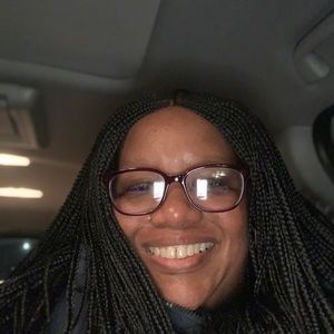 Meet your Posher, Dina